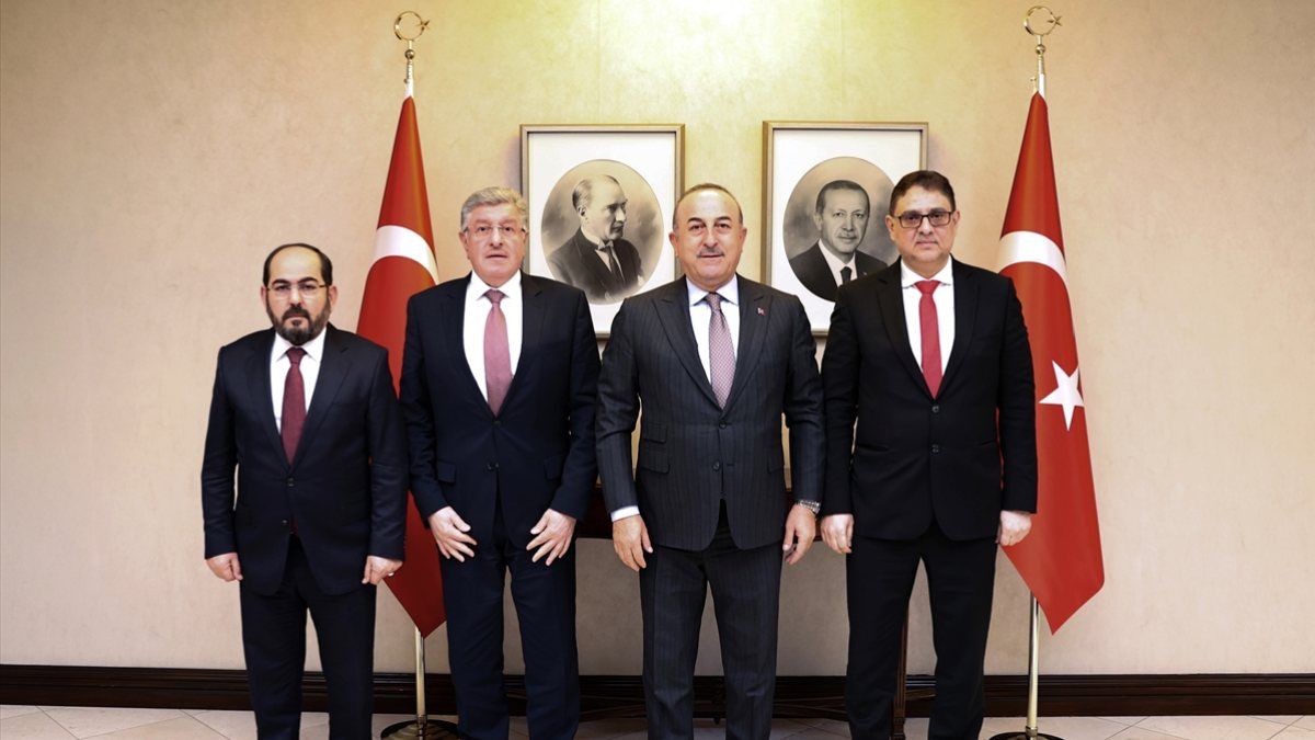 Mevlüt Çavuşoğlu, Suriyeli muhaliflerle görüştü