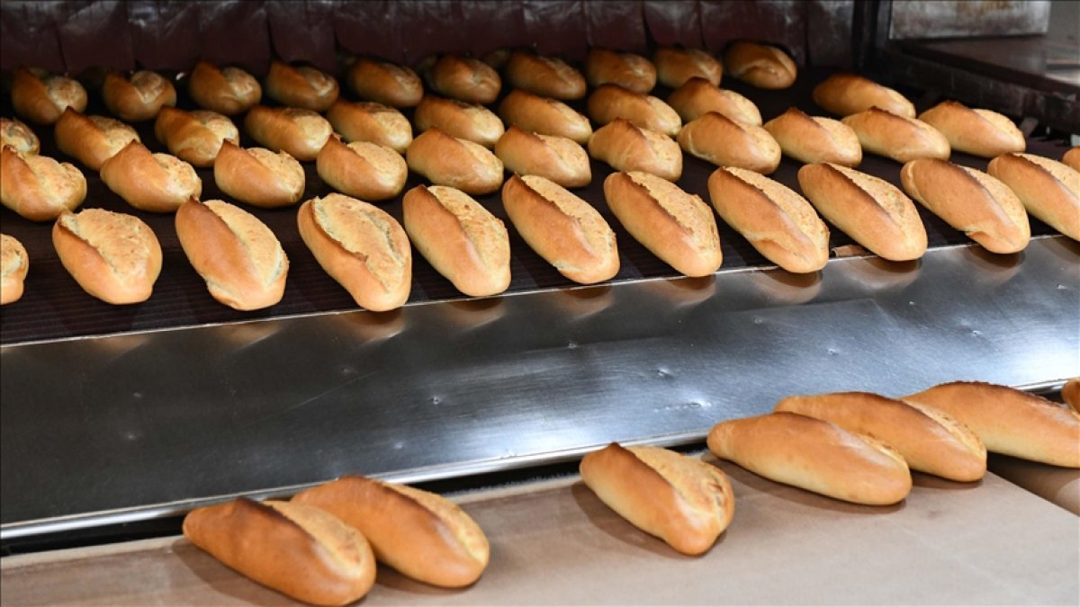 Türkiye genelinde ekmeğin satış fiyatı 5 liraya yükseltildi