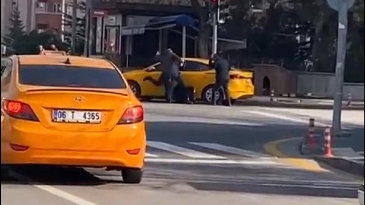 Ankara'da madde bağımlısı taksi durağına saldırdı