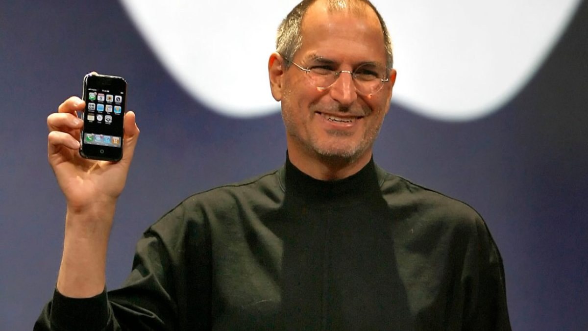 Tarihte bugün: Steve Jobs, ilk iPhone'u tanıttı