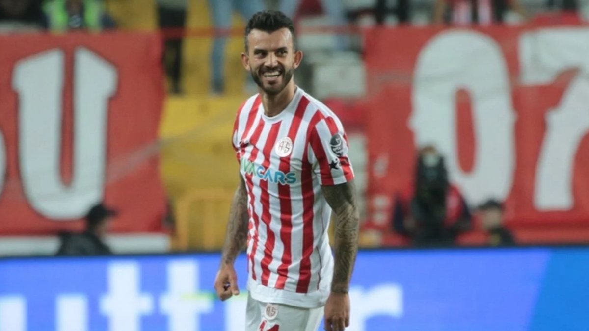 Antalyaspor Başkanı: Güray'a Galatasaray'dan bir teklif var