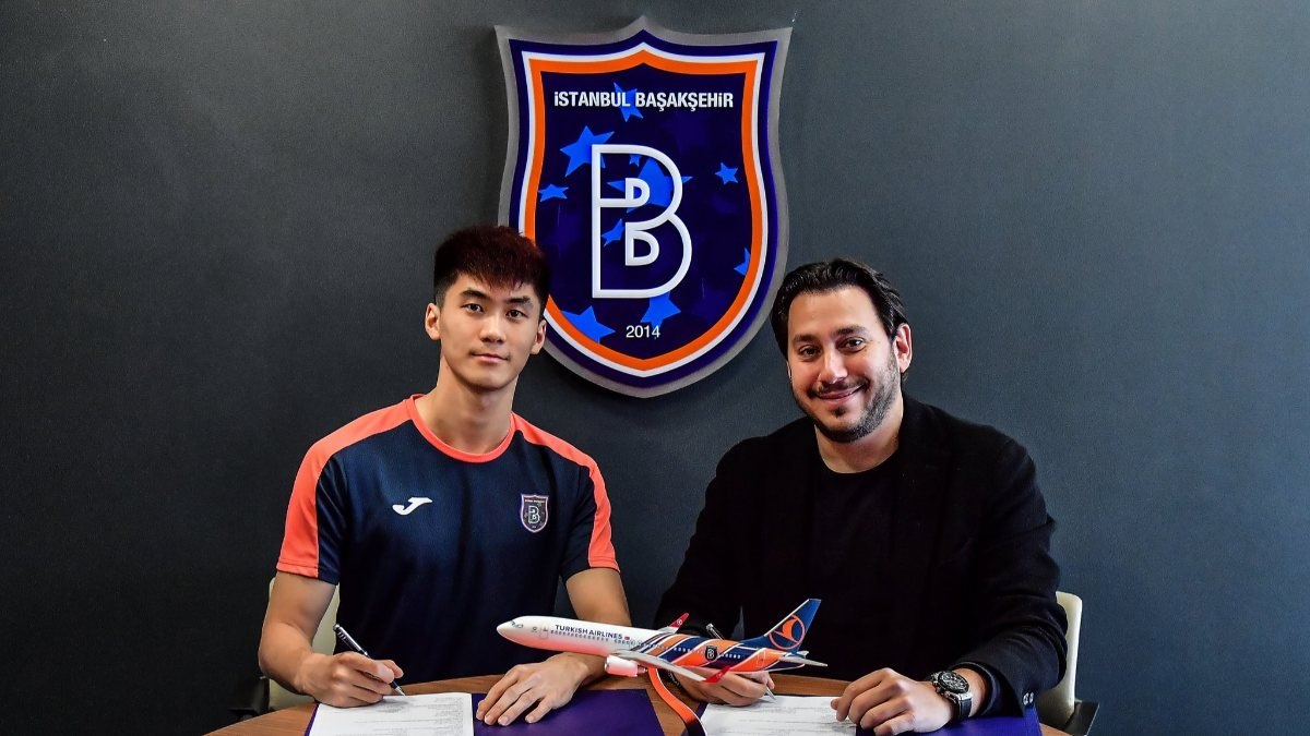 Başakşehir, Çinli futbolcu Shaocong Wu'yu transfer etti