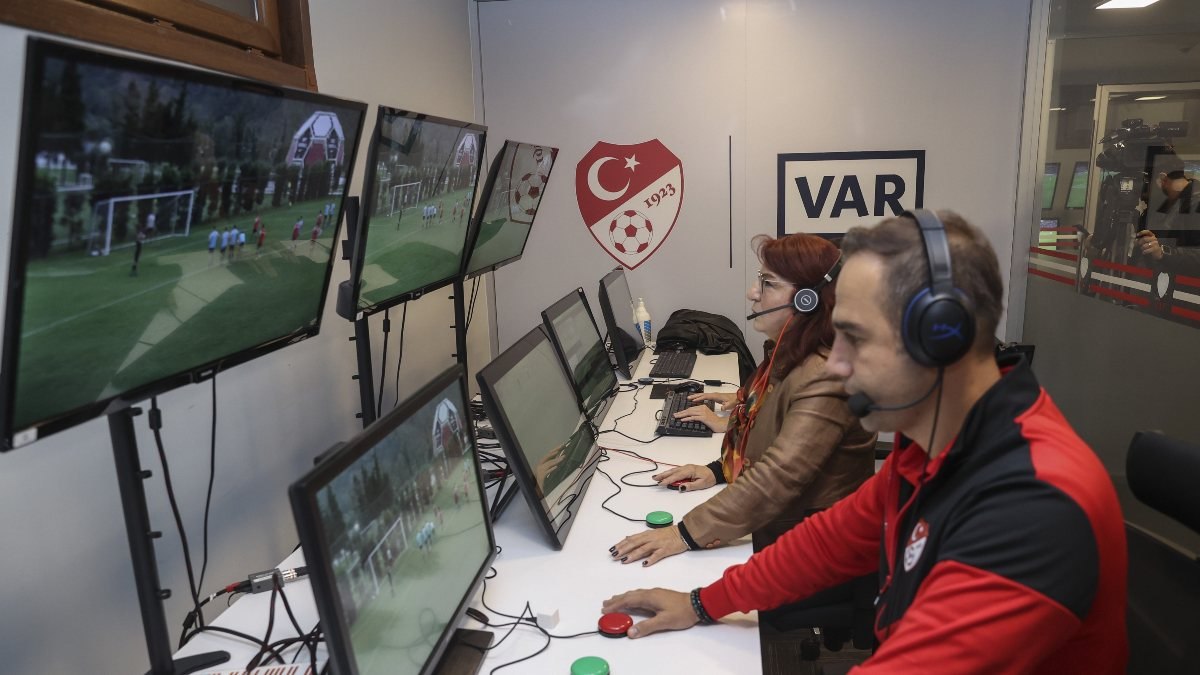 TFF'de VAR eğitimi başladı