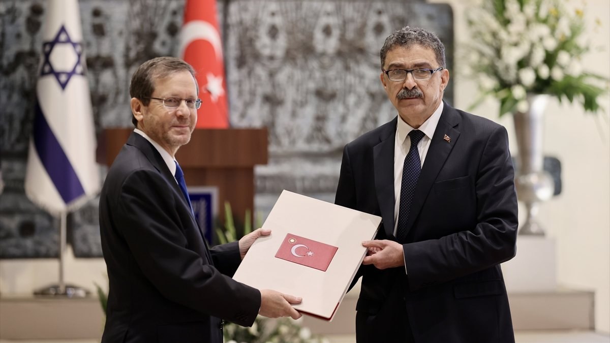 Tel Aviv Büyükelçisi Torunlar, Herzog’a güven mektubunu sundu