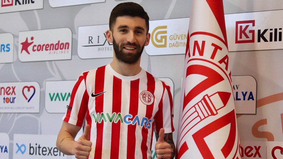 Doğukan Sinik, Antalyaspor'a geri döndü