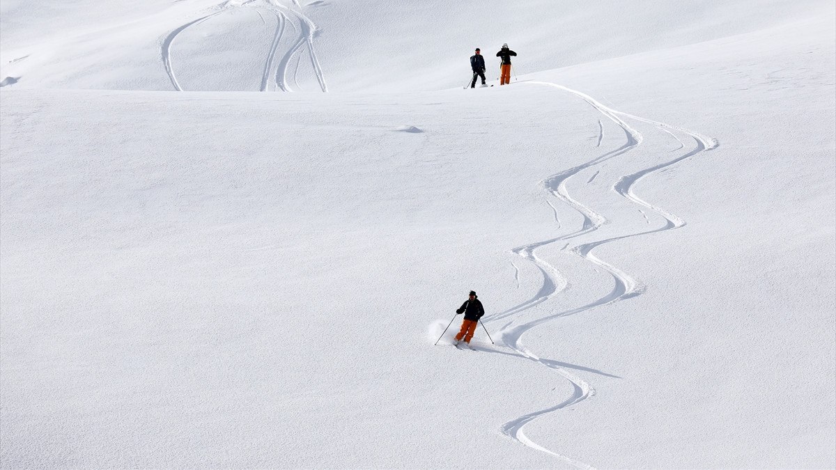 Kaçkarlar, heliski sporunun merkezine dönüşüyor