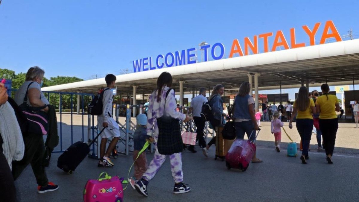 Antalya'ya 15 günde 118 bin turist geldi