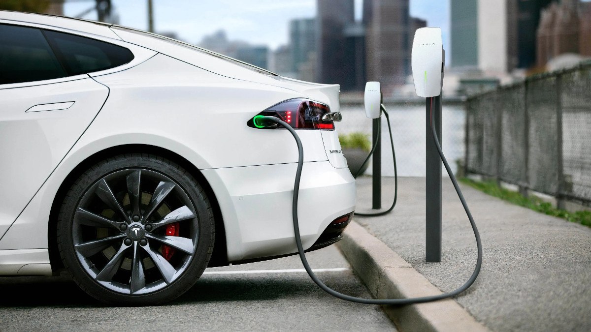 2022'de satılan her 10 otomobilden biri elektrikli oldu