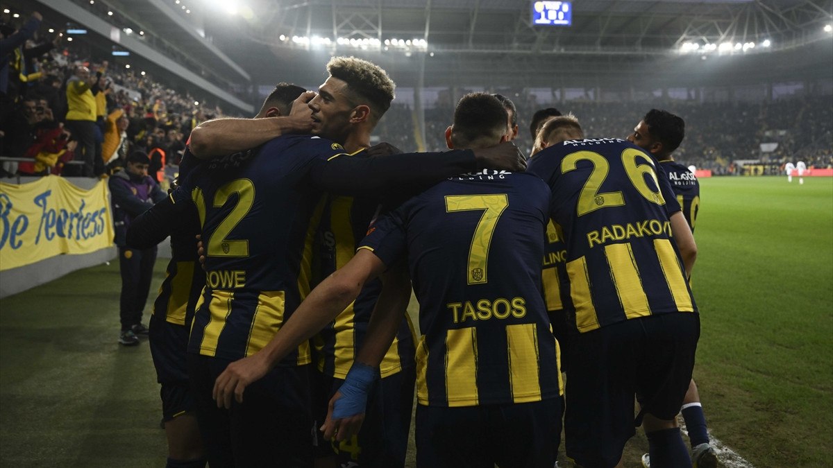 Ankaragücü, Beşiktaş'ı penaltılarda geçti