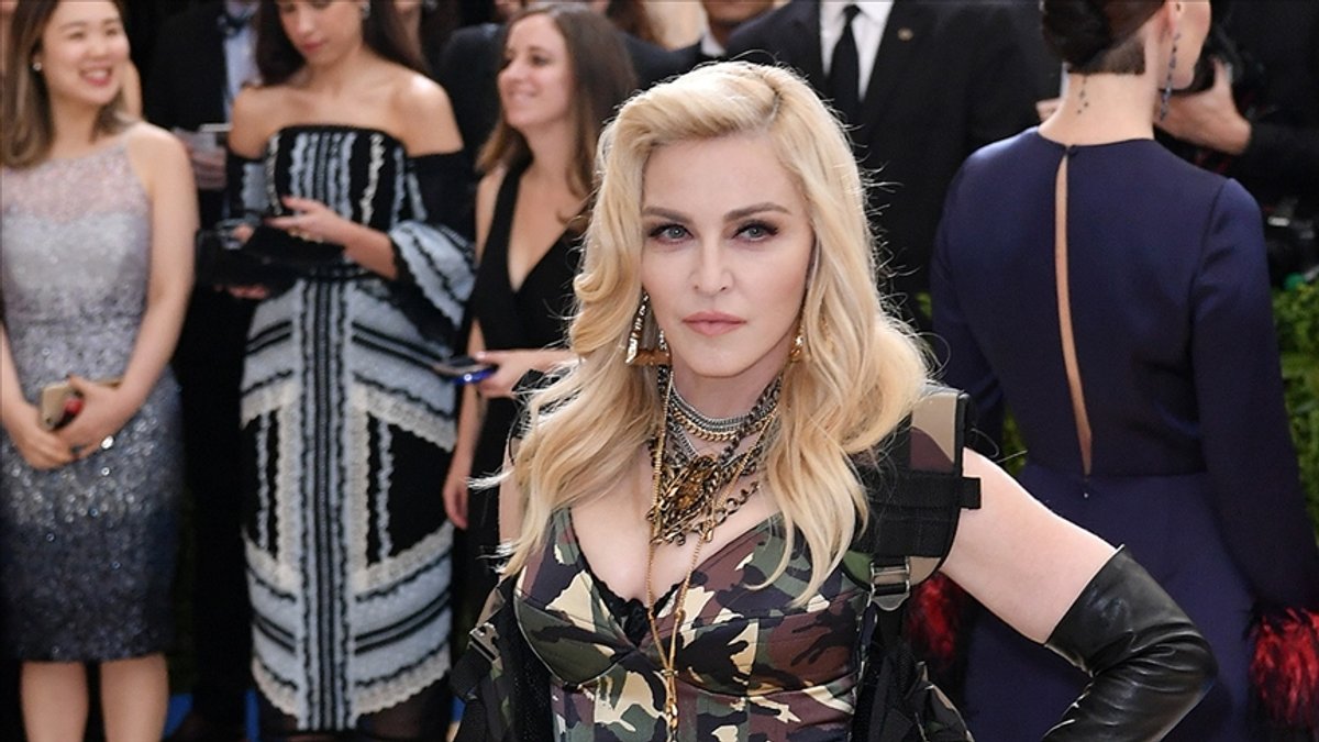 Fransa'nın Amien Belediyesi, Madonna'nın satın aldığı tabloyu ödünç istedi