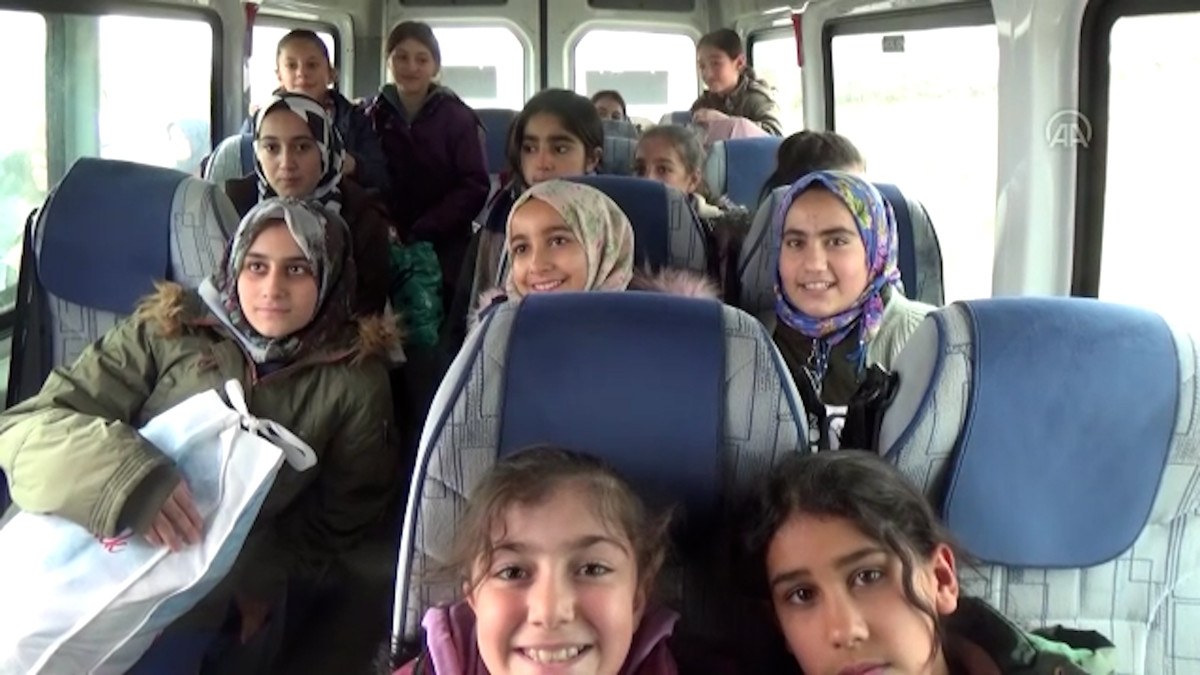 Muş'ta öğretmenlerin iknasıyla 16 kız çocuğu yeniden okula kazandırıldı