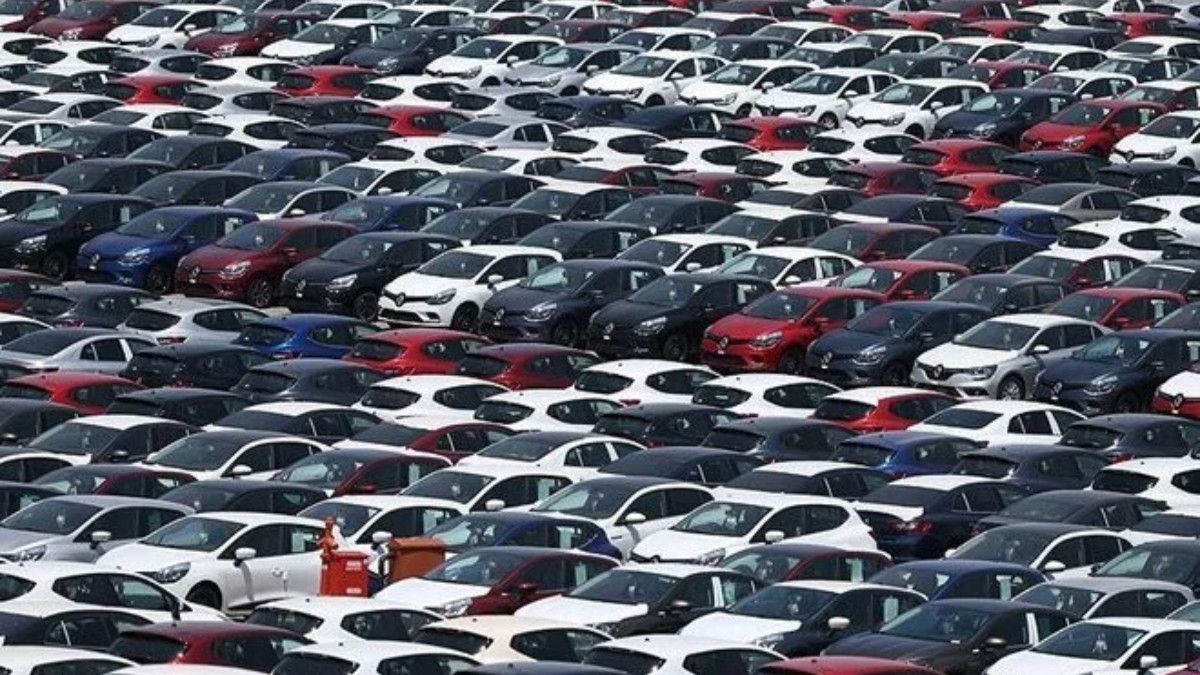 Avrupa'da otomobil satışları 2022'de düştü