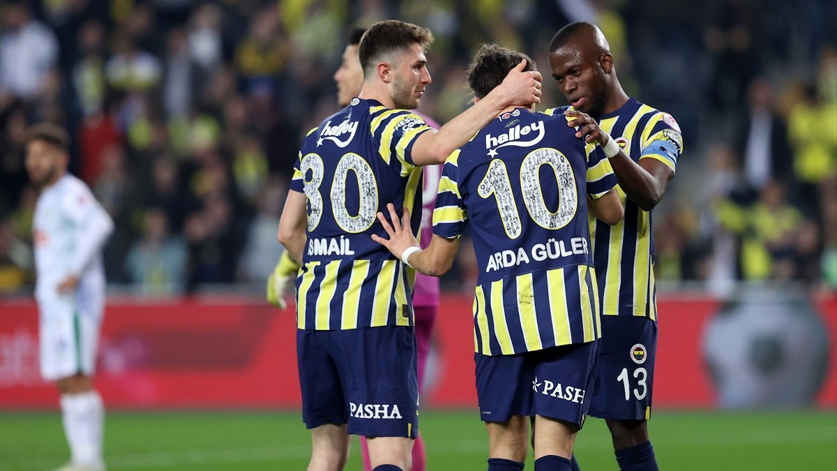 Fenerbahçe, Rizespor'u yenerek kupada çeyrek finale yükseldi