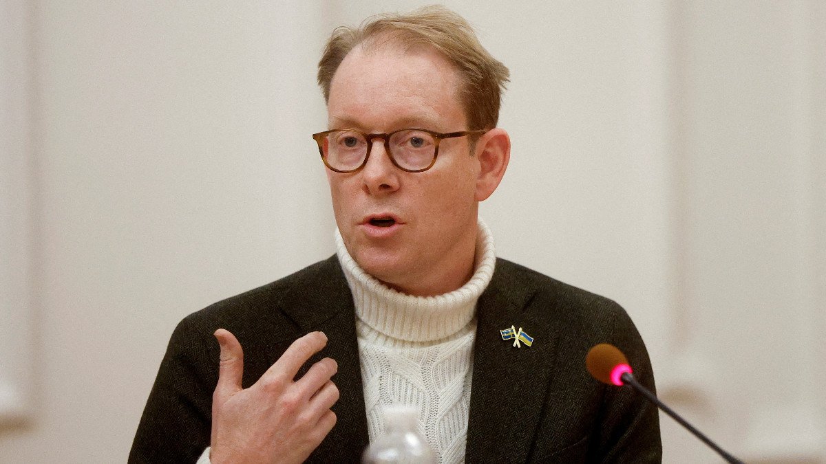 İsveçli Bakan Billström, Kur'an-ı Kerim yakılmasını savundu: Yasalar izin veriyor