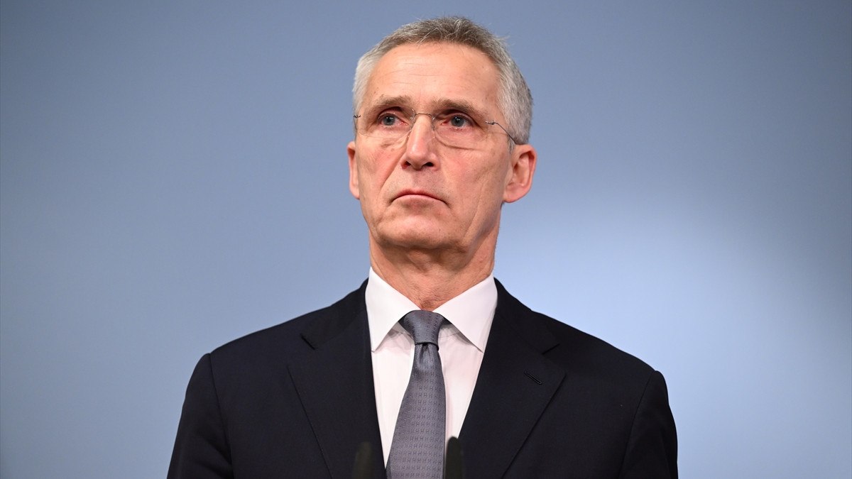 Jens Stoltenberg: Ukrayna'ya ağır silahlar sağlamalıyız