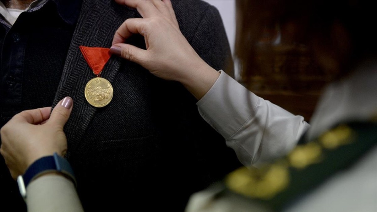 Kurtuluş Savaşı'na katılan 5 askerin mirasçılarına madalya