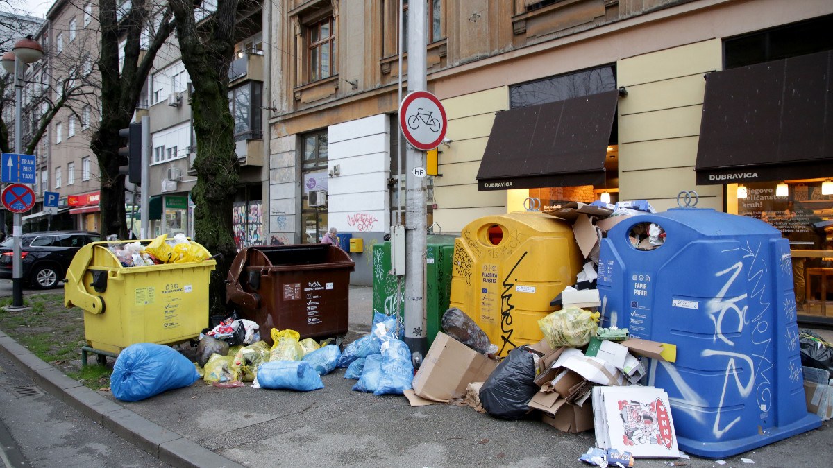 Zagreb'de grev nedeniyle çöp yığınları oluştu