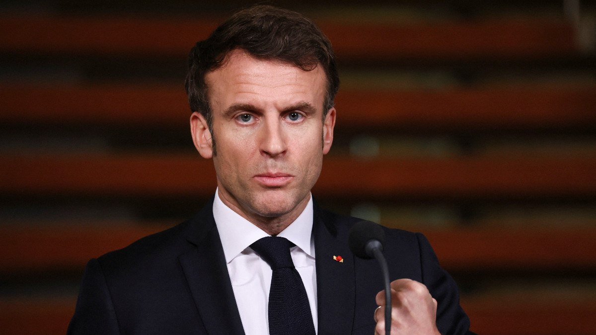 Macron: Ukrayna'ya savaş uçağı gönderebiliriz