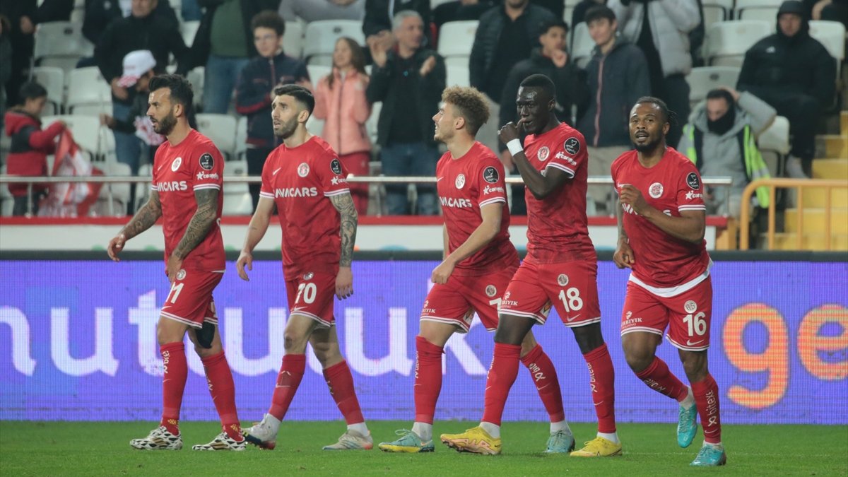 Antalyaspor, Gaziantep FK'yı tek golle geçti