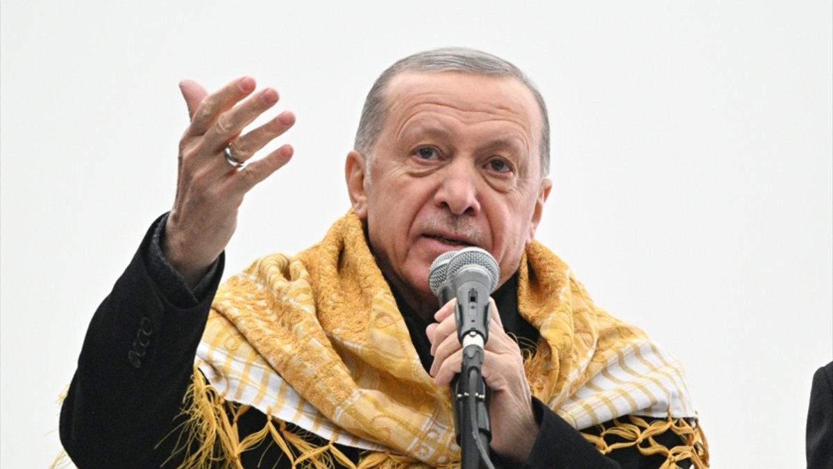 Cumhurbaşkanı Erdoğan Nazilli'de şarkı söyledi