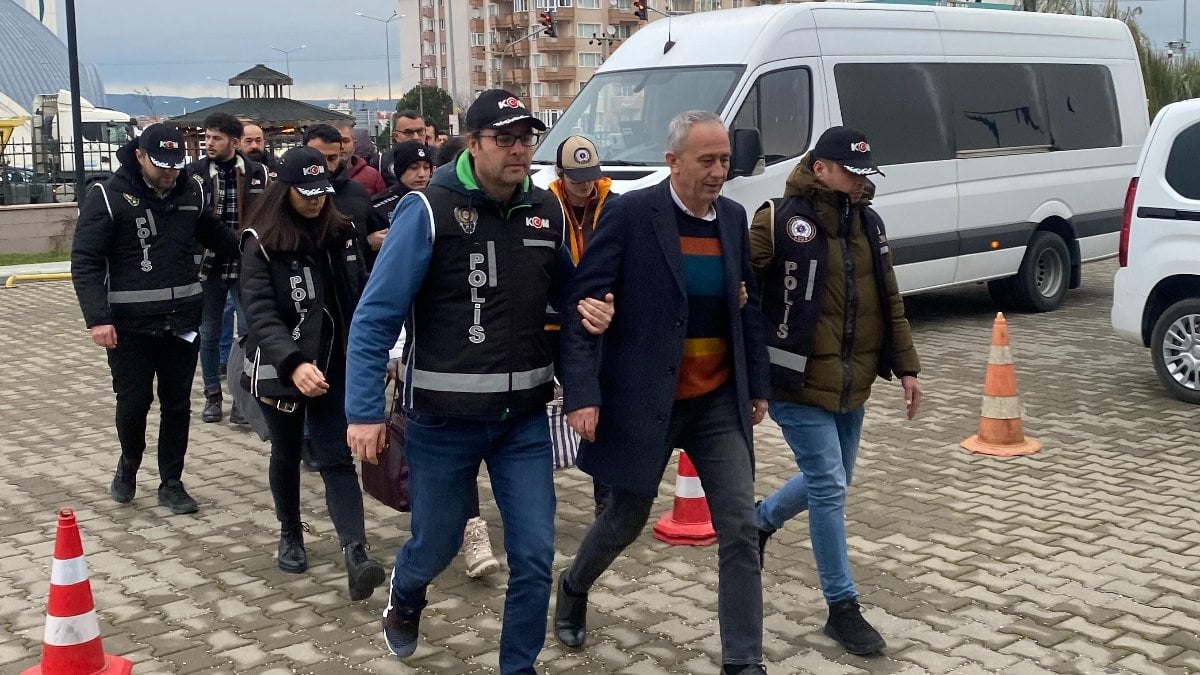 Gökçeada Belediye Başkanı Ünal Çetin'e tutuklama kararı