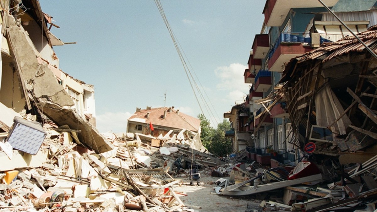 99 depreminde kaç kişi öldü? 17 Ağustos 1999 Marmara depremi can kaybı ve yaralı sayısı