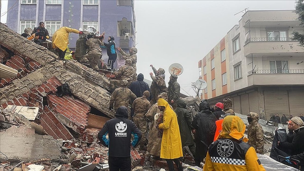 Deprem Kilis'i de vurdu: 13 ölü 244 yaralı