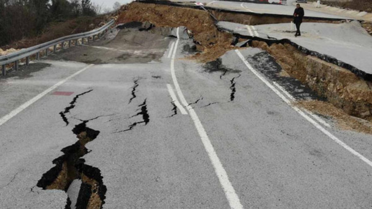DEPREM BÖLGESİ YOL DURUMU – 7 Şubat Salı Deprem bölgelerinde kapalı olan yollar! Hatay, Malatya Adıyaman...