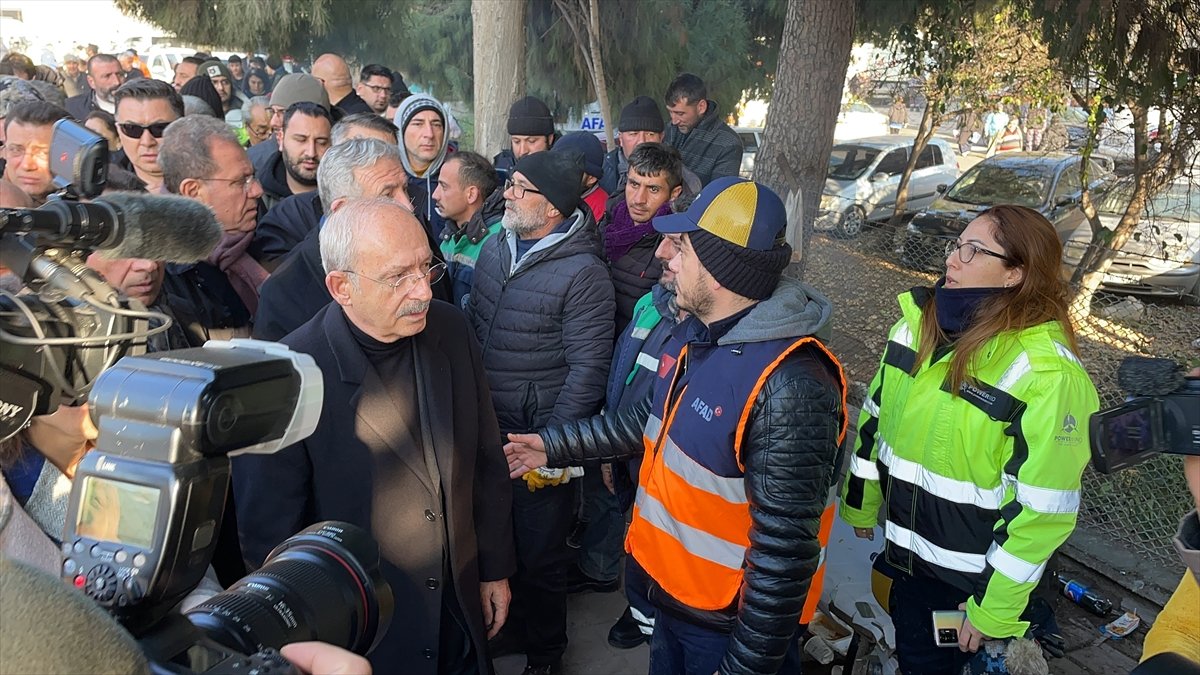 CHP Genel Başkanı Kemal Kılıçdaroğlu, Osmaniyeli depremzedeleri ziyaret etti