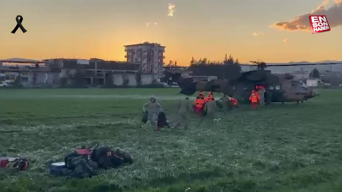 Deprem bölgesindeki kurtarma çalışmaları Ensonhaber kamerasına yansıdı