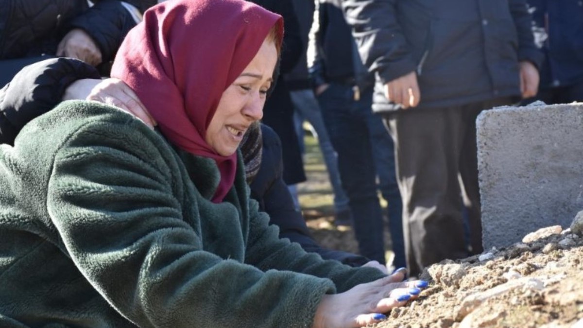 Depremde hayatını kaybeden 3 kişi memleketi Mardin'de toprağa verildi