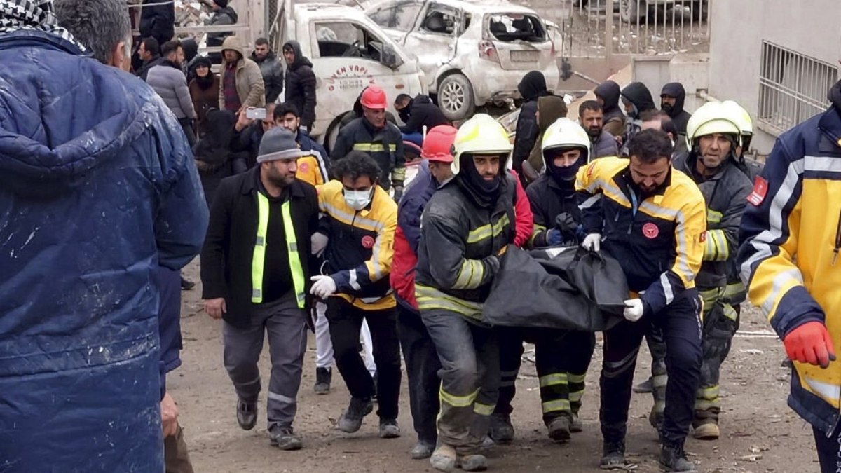 KAHRAMANMARAŞ DEPREMİ! Türkiye'ye yardım gönderen ülkeler hangileri? Hangi ülke ne kadar personel yolladı?