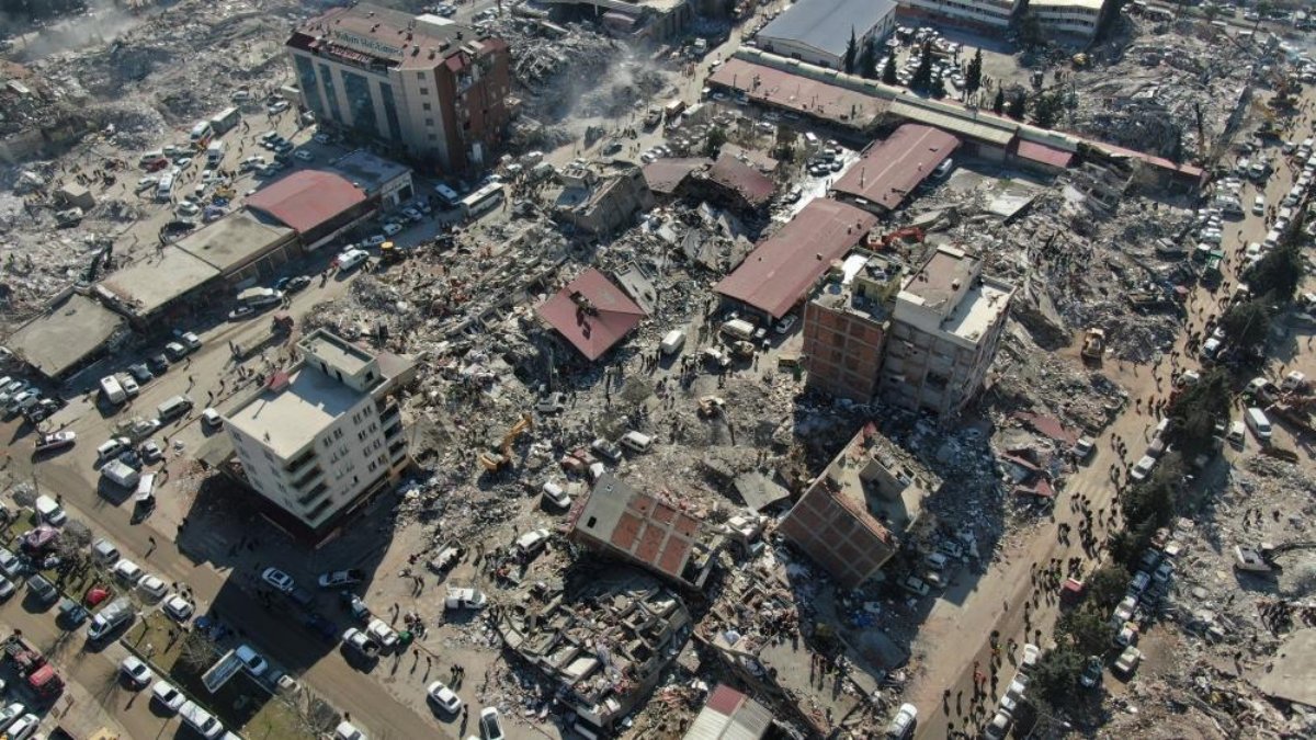 Depremin merkezi Kahramanmaraş'ta 82'nci saatte son durum drone ile kaydedildi