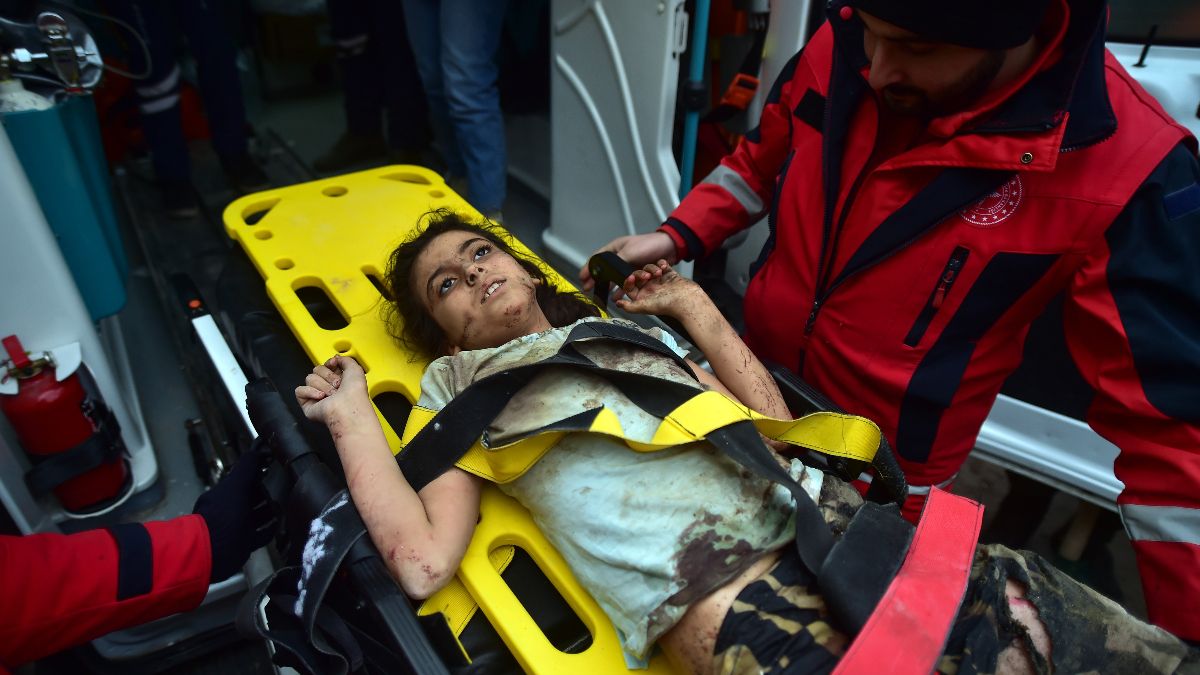 Kahramanmaraş'ta enkaz altında kalan anne ve kızı 101'inci saatte kurtarıldı