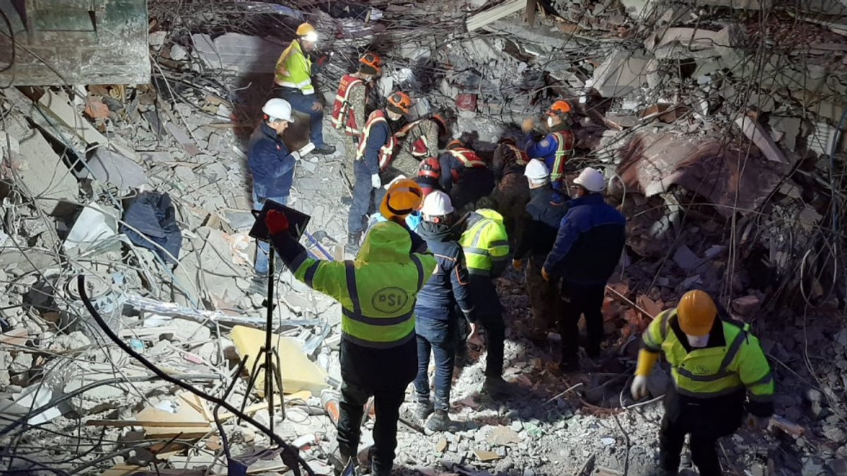 Kahramanmaraş'ta 6 aylık hamile vatandaş, 136'ncı saatte enkazdan sağ çıkarıldı