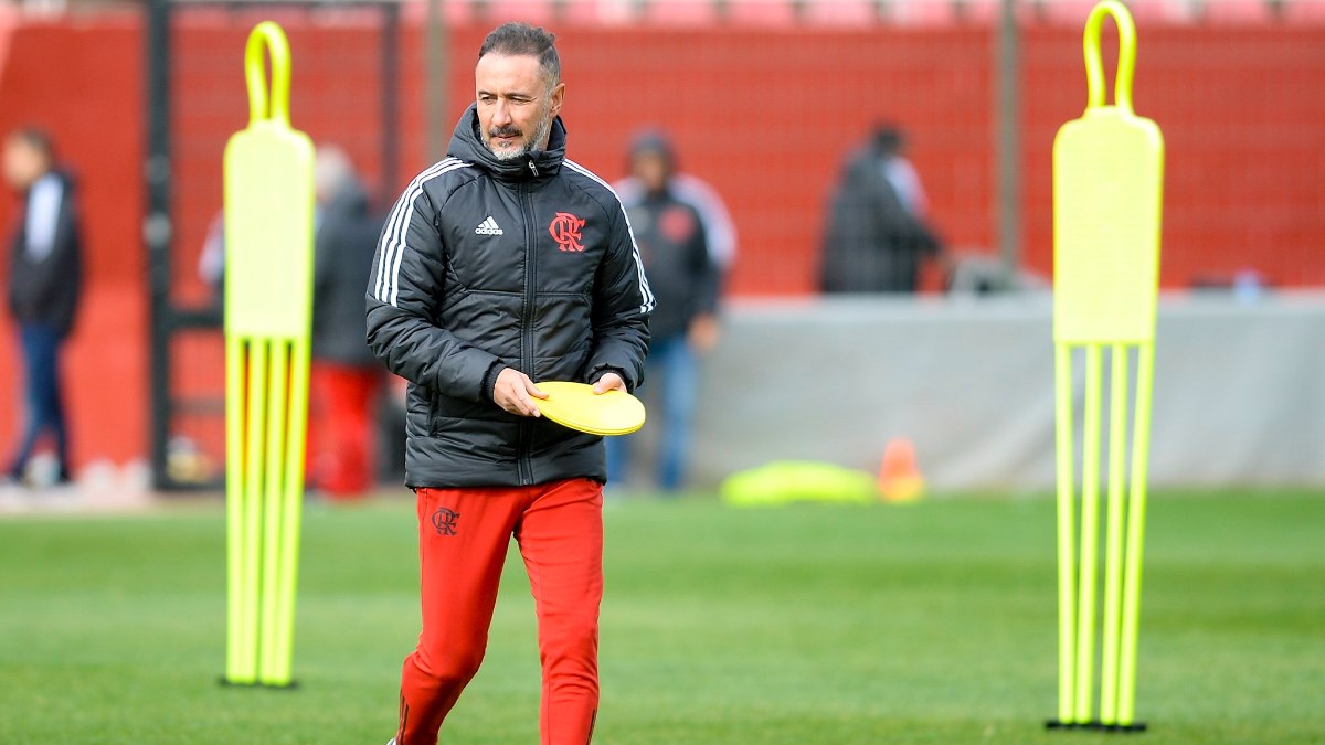 Vitor Pereira ve Flamengo'dan depremzedelere yardım