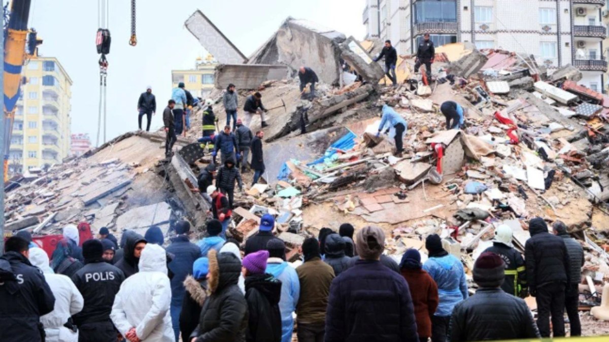 Gaziantep'te yıkılan binanın şantiye şefi Nazmi Tosun gözaltına alındı