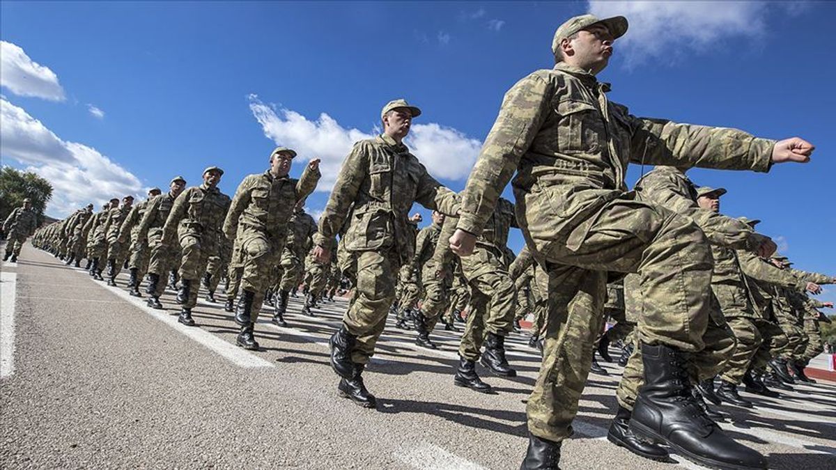 Milli Savunma Bakanı Hulusi Akar: Terhislerle ilgili herhangi bir erteleme yoktur