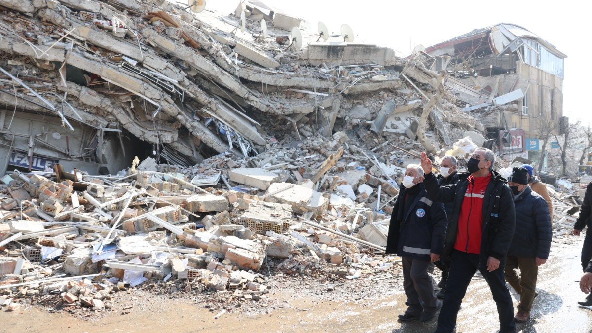 Kayseri Büyükşehir Belediye Başkanı Memduh Büyükkılıç deprem yardımlarını anlattı