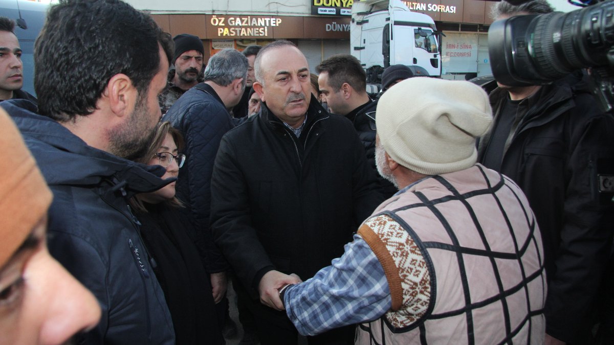Gaziantep'te depremzedelerin Mevlüt Çavuşoğlu'na şaşırtan talep ve şikayetleri
