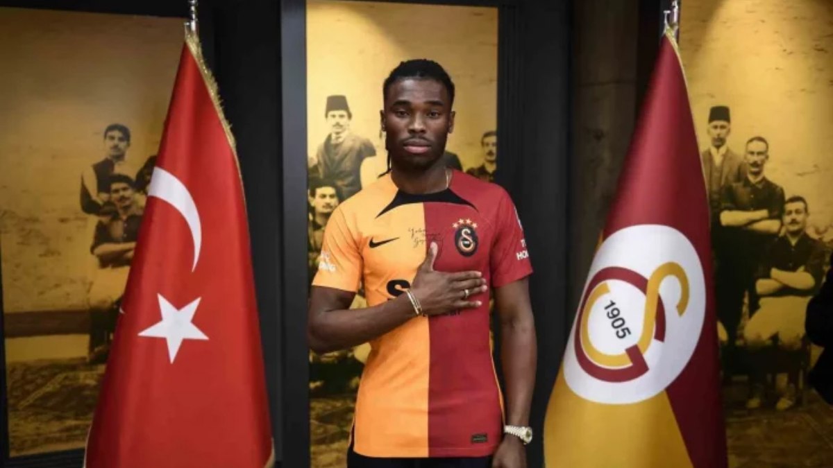 Galatasaray, Sam Adekugbe'nin lisansını çıkardı