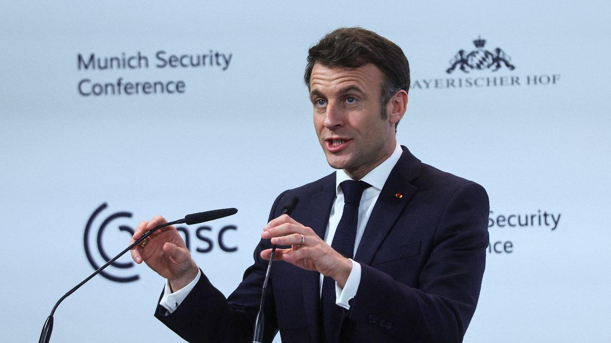 Macron: Avrupa kendisini savunmak istiyorsa silahlansın