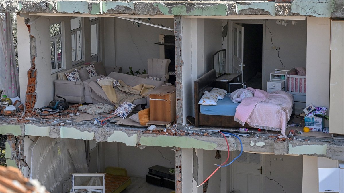 Depremin vurduğu Adıyaman'da hüzünlendiren kareler