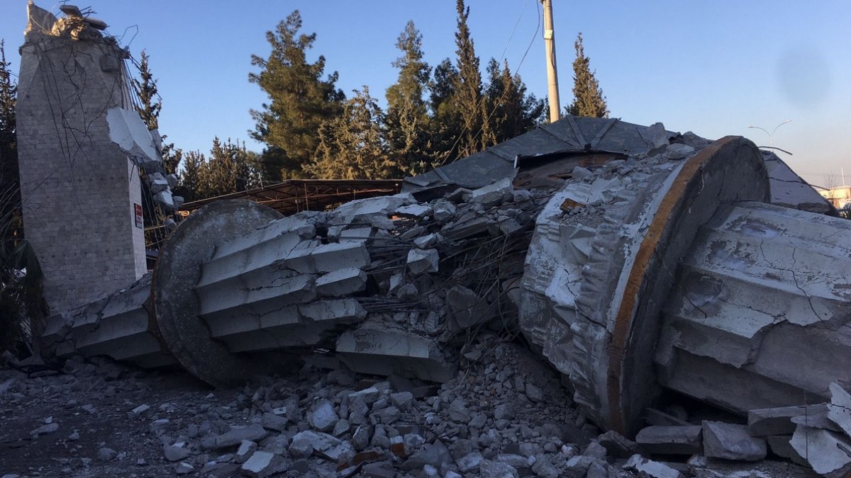 Hatay'da hasar gören binalarda ihmaller zinciri