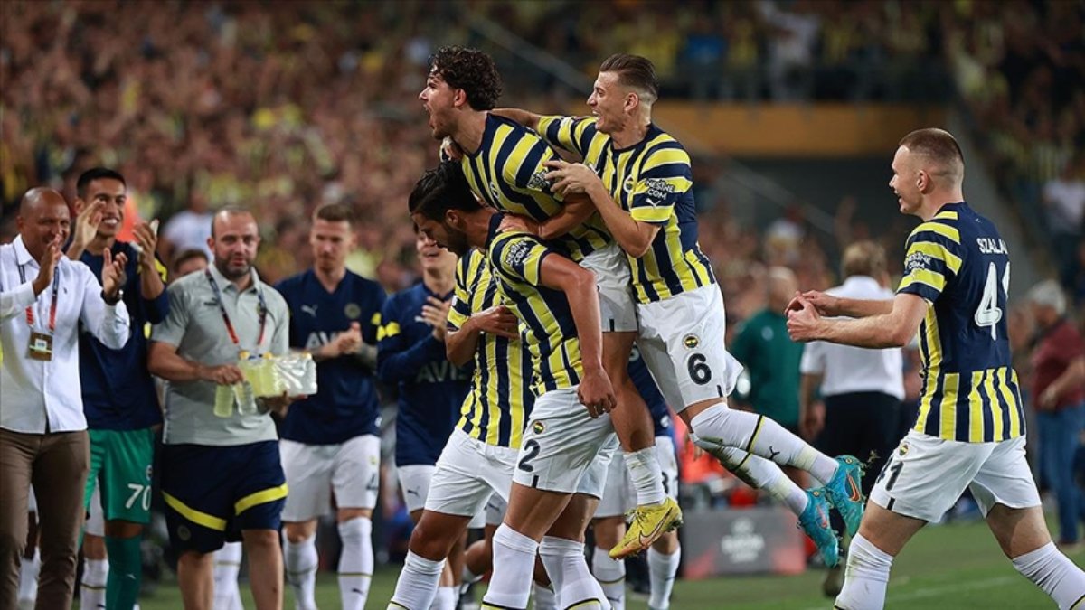 Fenerbahçe, Zenit ile depremzedeler adına maç yapacak