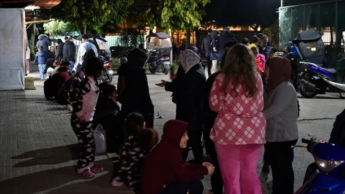 Hatay merkezli depremler Lübnan'da da hissedildi: Halk sokağa döküldü