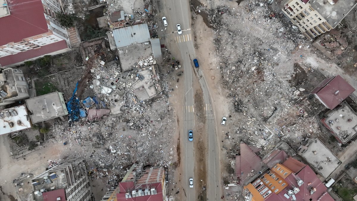 Gaziantep'te büyük depremin izleri görüntülendi