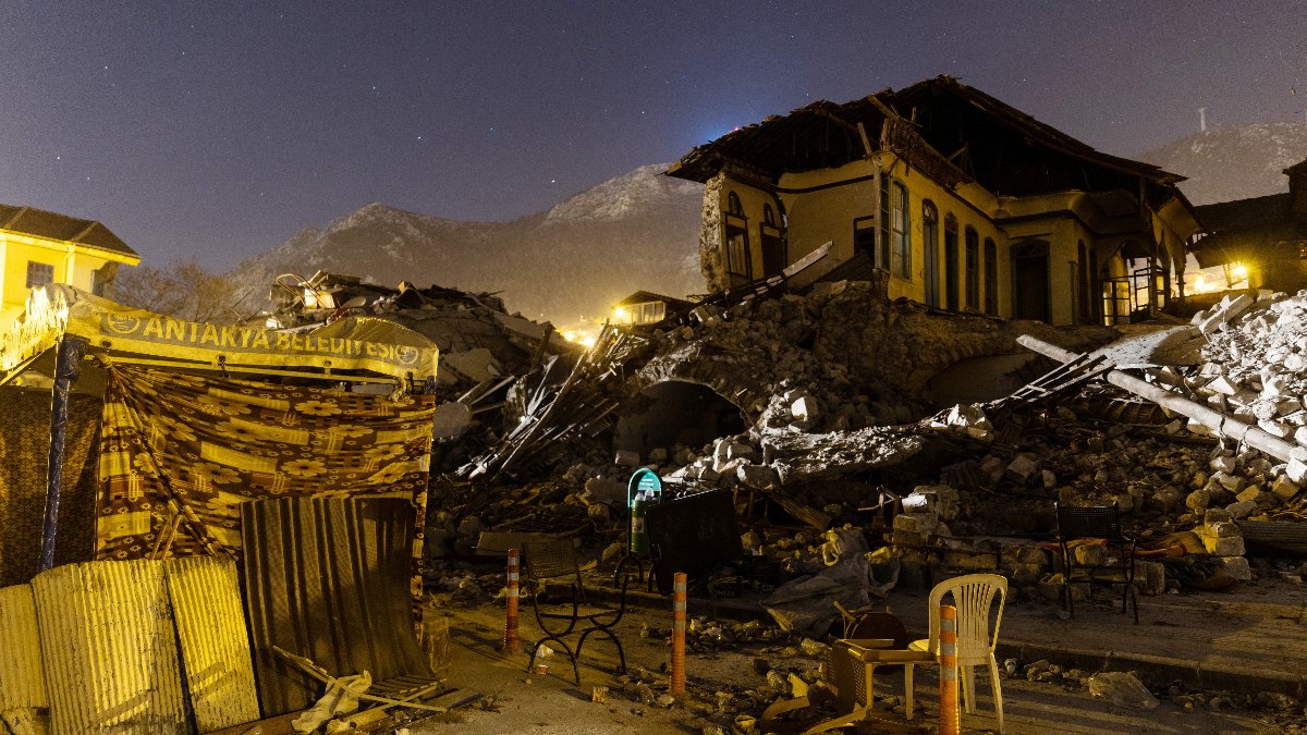 Deprem şehirleri yeniden inşa ediliyor! Bölgelerin ihya süreci 10 maddeyle sıralandı