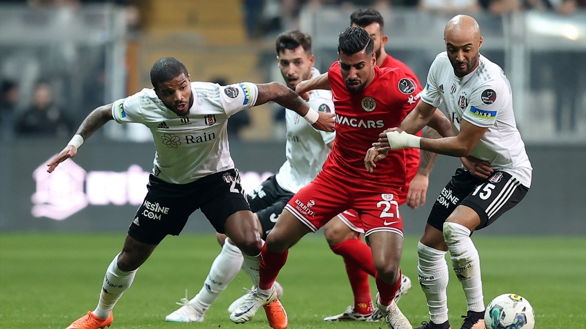 Beşiktaş, Antalyaspor'la golsüz berabere kaldı