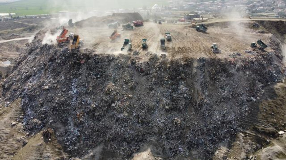 Depremin merkez üssü Kahramanmaraş'ta günde 45 bin ton enkaz kaldırılıyor